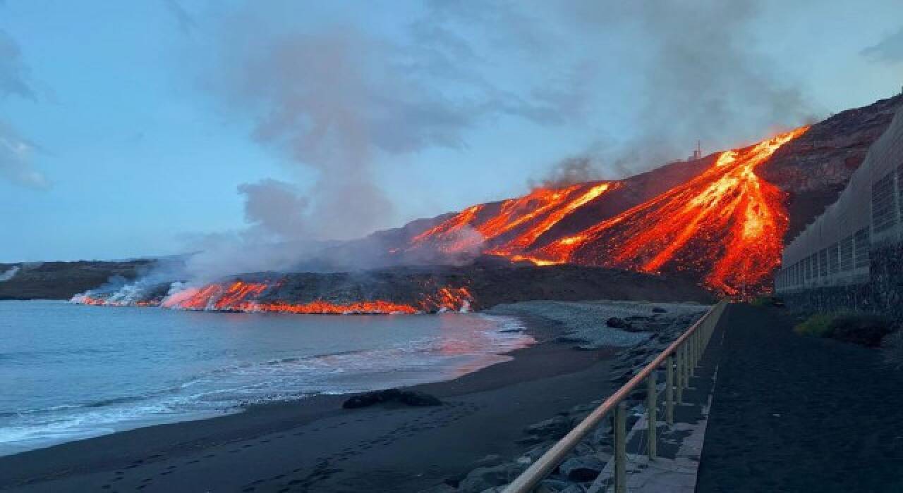 İspanya'nın La Palma kentinde karantina kaldırıldı