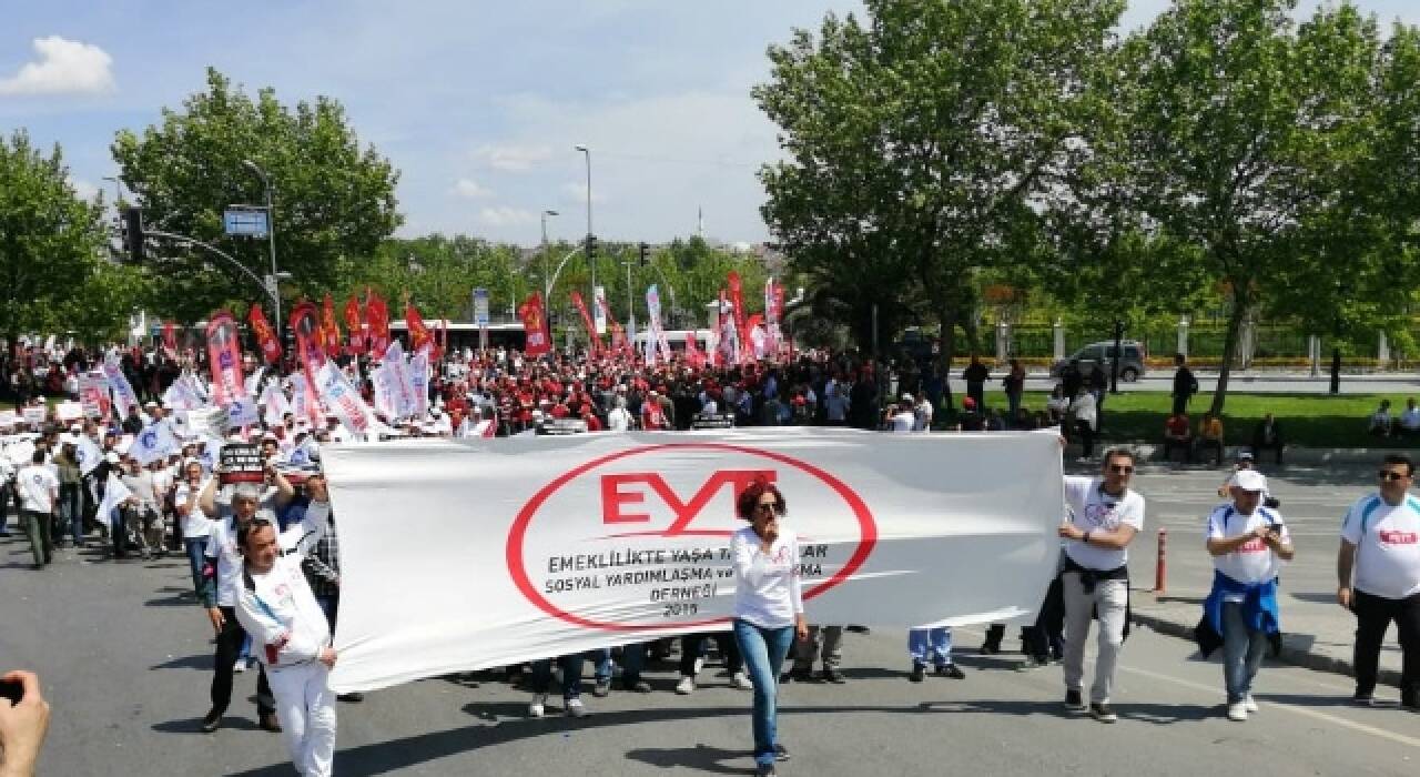 AK Parti EYT'lilerle görüşmek istiyor!