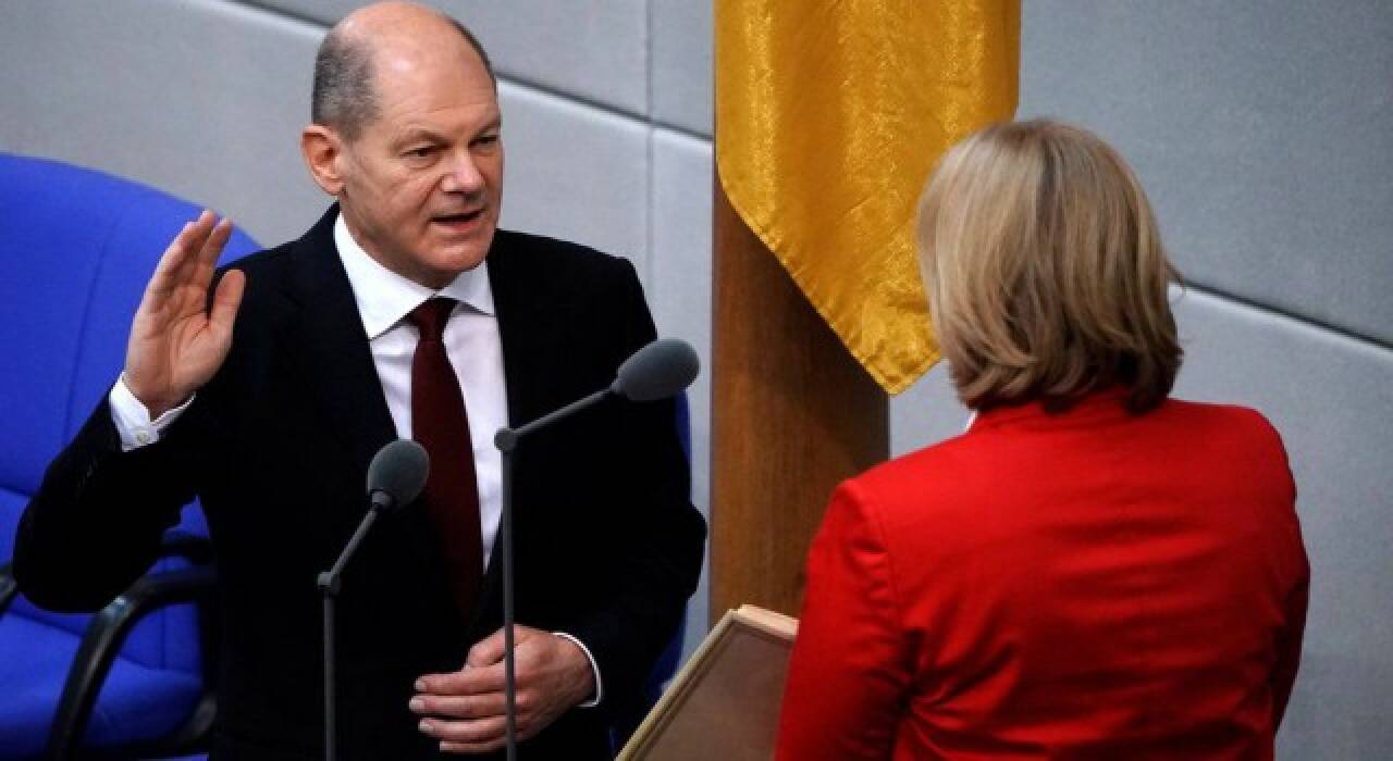 Almanya Başbakanı Olaf Scholz oldu