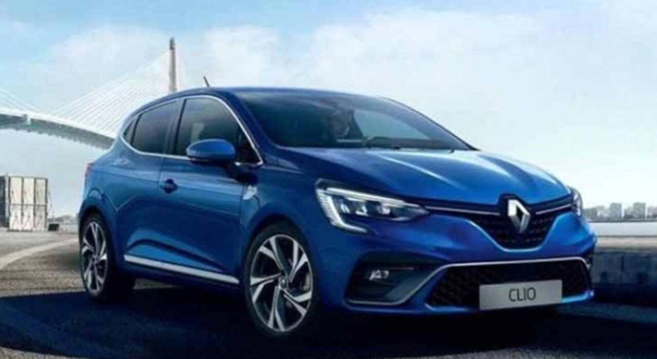 Araçlara rekor zam! Renault Clio'ya bir günde 114 bin TL zam geldi!