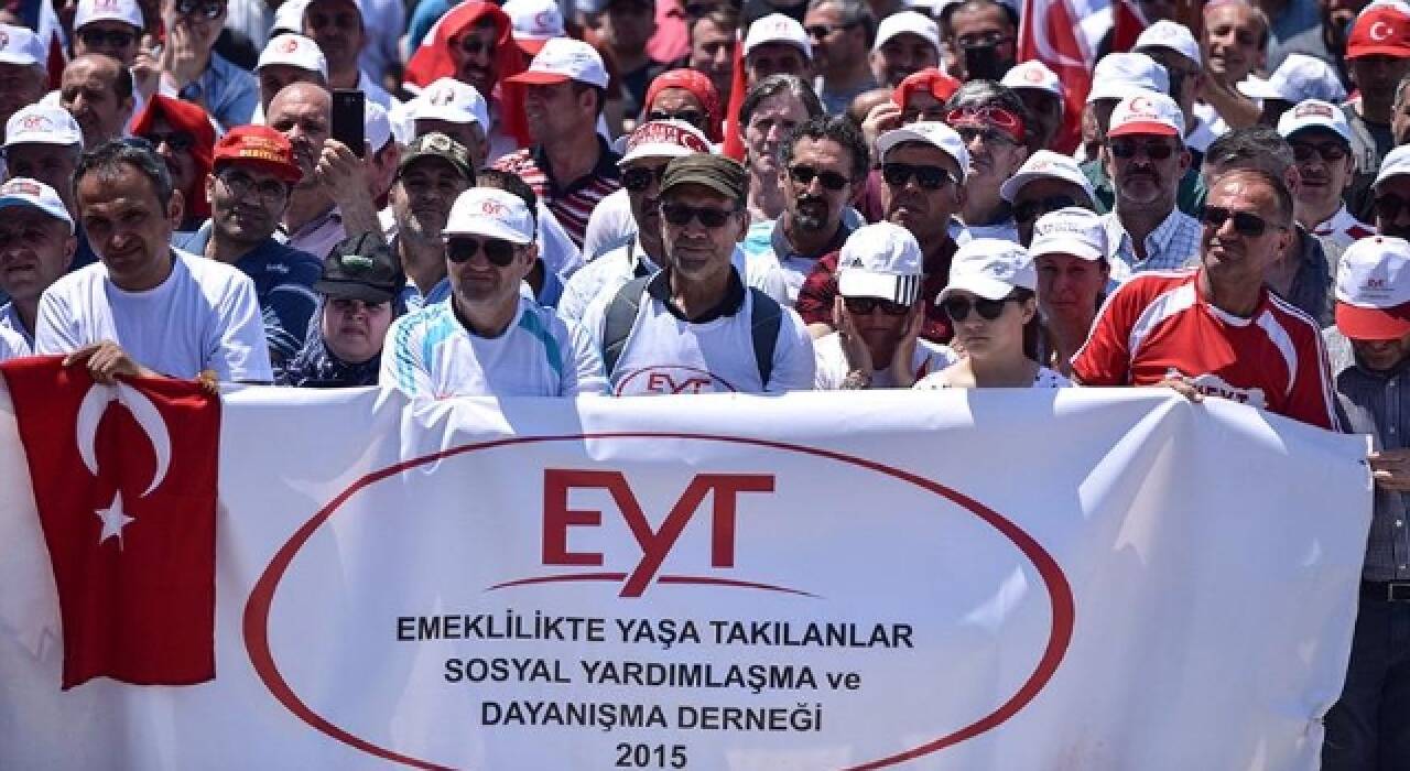 EYT Federasyonu Başkan Yardımcısı Alper Özüpak: Her EYT’li devlete 1 ev bağışladı!