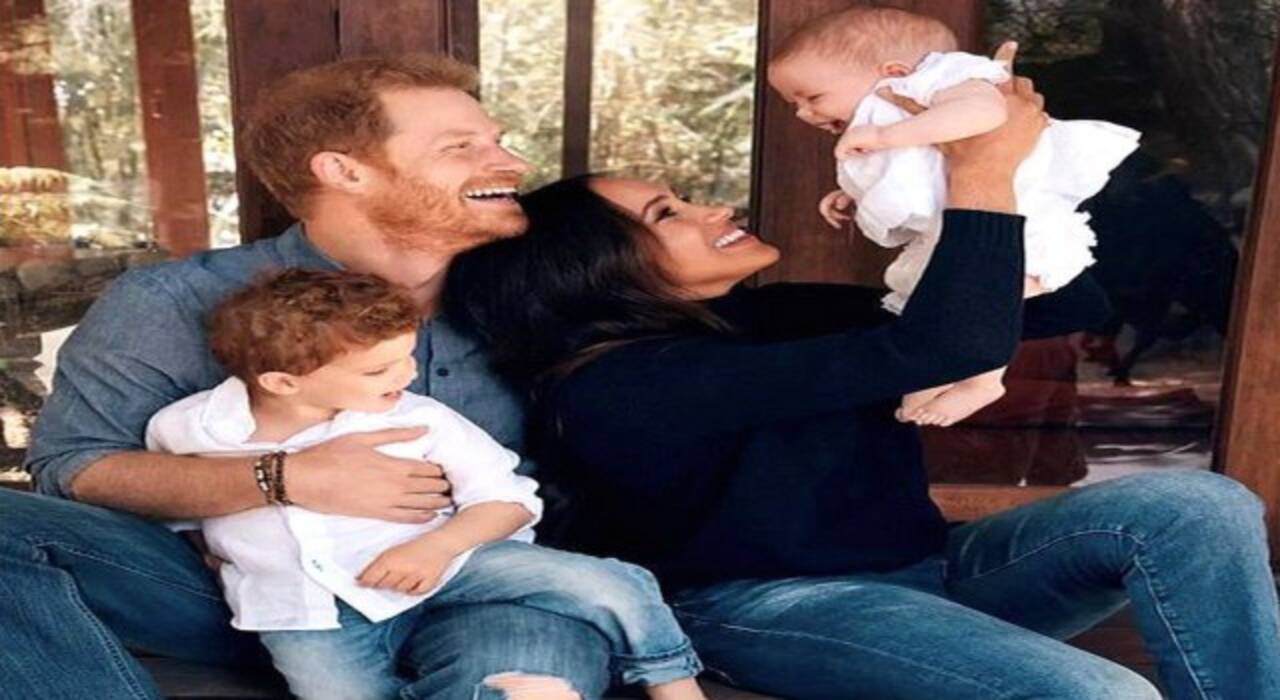 Meghan Markle ve Prens Harry kızları Lilibet’in ilk fotoğrafı