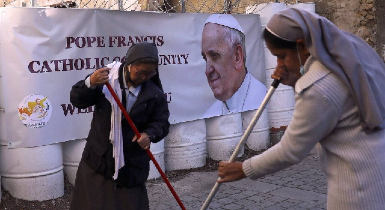 Papa Francis göçmenler için Kıbrıs’ta 