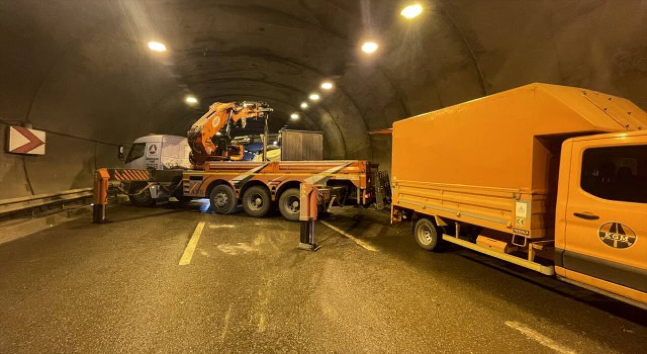 Trabzon’da sahil yolu ulaşıma açıldı