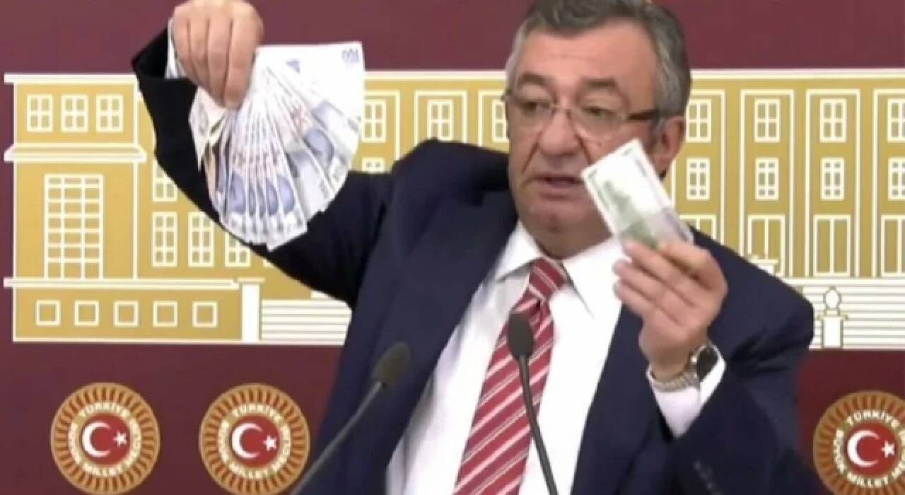 Türk Lirası 20 günde 400 lira ERİDİ