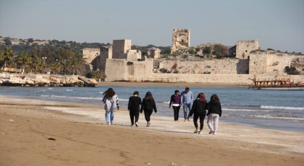 Mersin sahillerinde güneşli hava yoğunluğu yaşanıyor