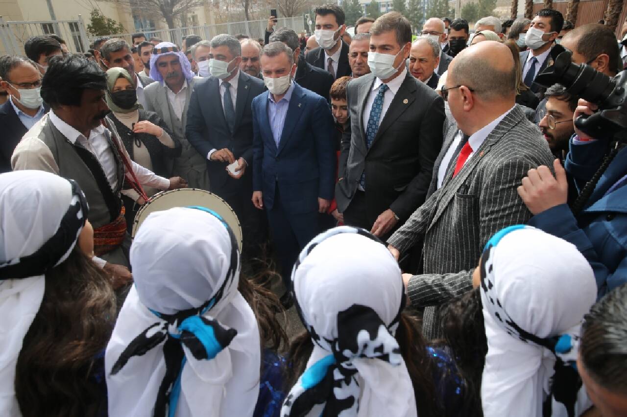 AK Parti Genel Başkan Yardımcısı Kandemir, Mardin'de partililere seslendi: