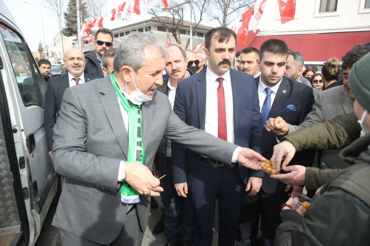 BBP Genel Başkanı Destici, Sakarya'da partisinin il kongresinde konuştu: