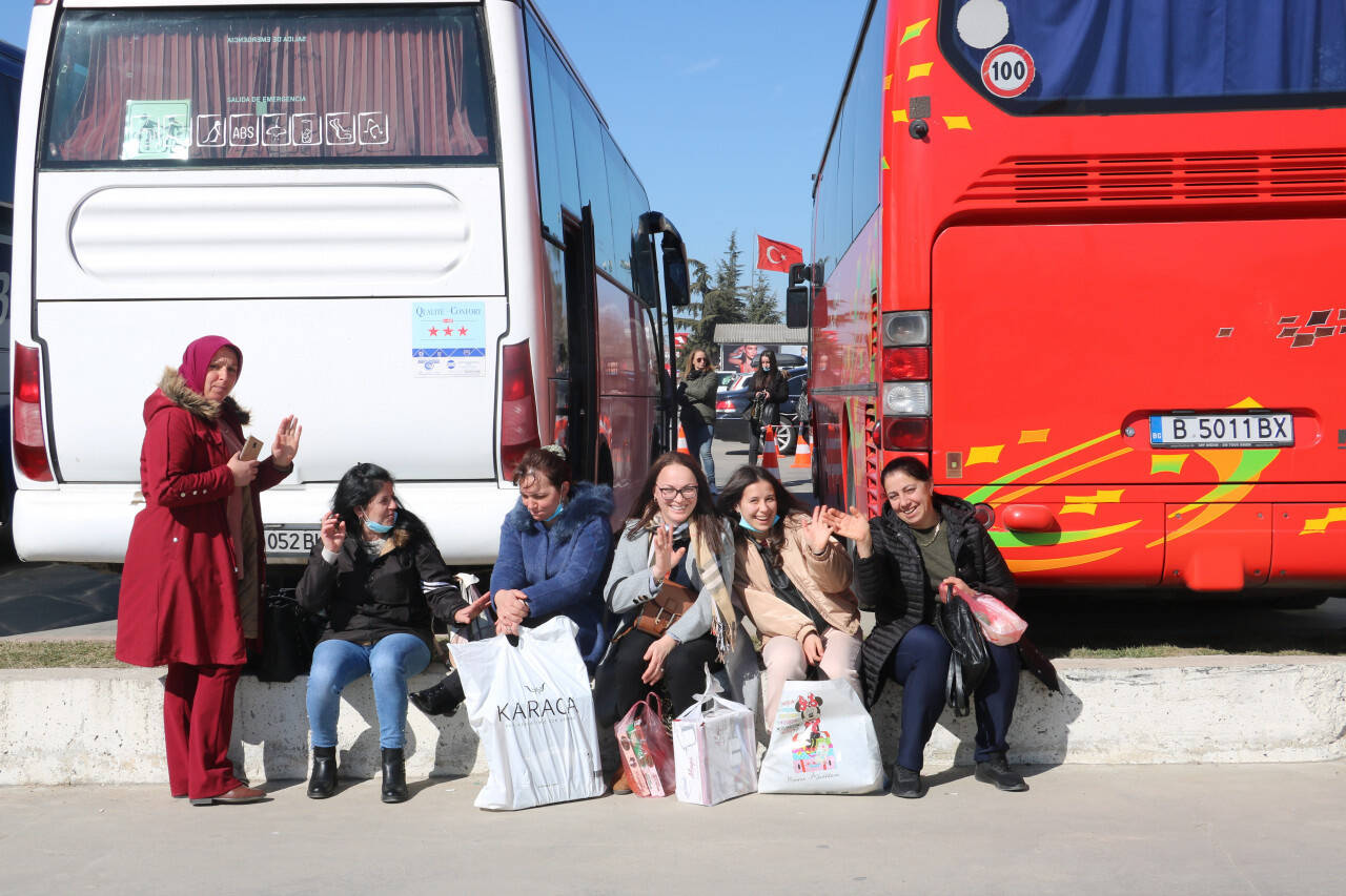 Bulgarlar alışveriş yapmak için Edirne'ye akın etti