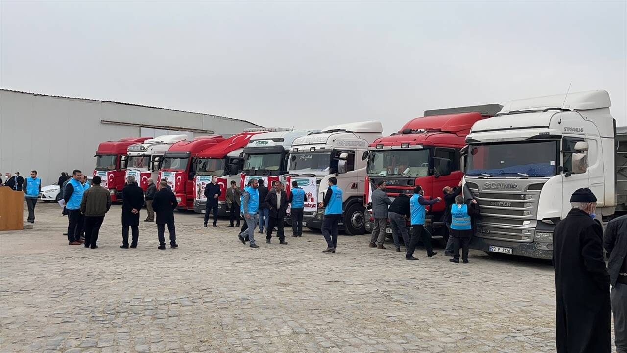 ELAZIĞ - Suriye'nin İdlib kentine 8 tır insani yardım gönderildi