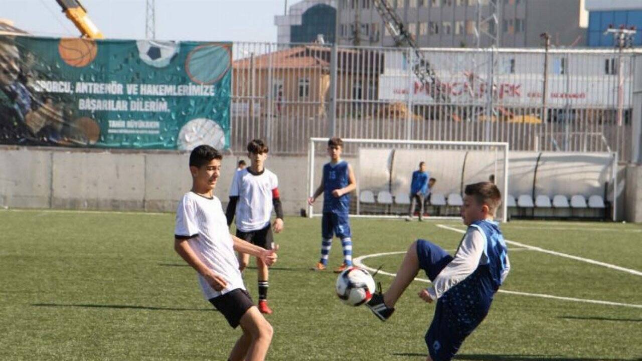 Geleceğin Metin Oktay’ları hayallerinin peşinde koşuyor