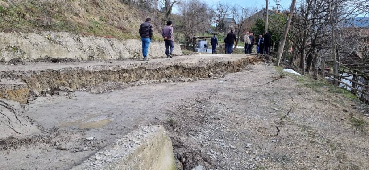 GÜNCELLEME - Karabük'te heyelan nedeniyle 8 ev tedbir amaçlı boşaltıldı