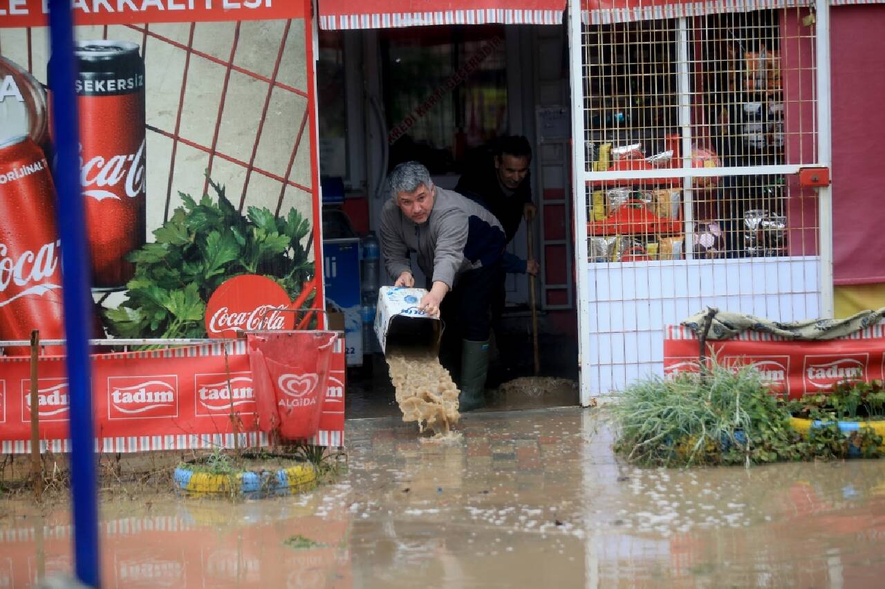 GÜNCELLEME - Kırklareli'nde sağanak etkili oluyor