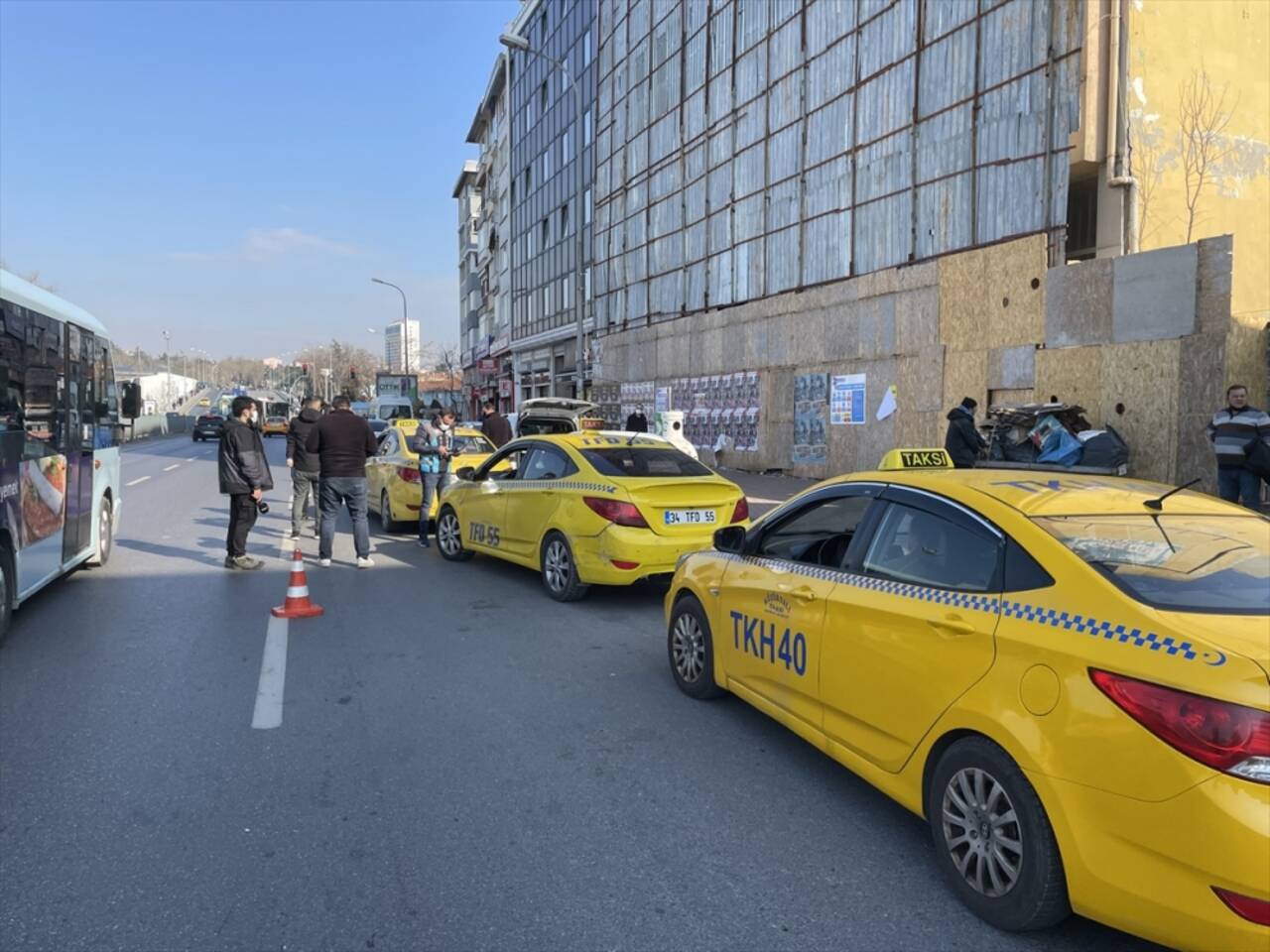 İstanbul'da polislerden taksi denetimi