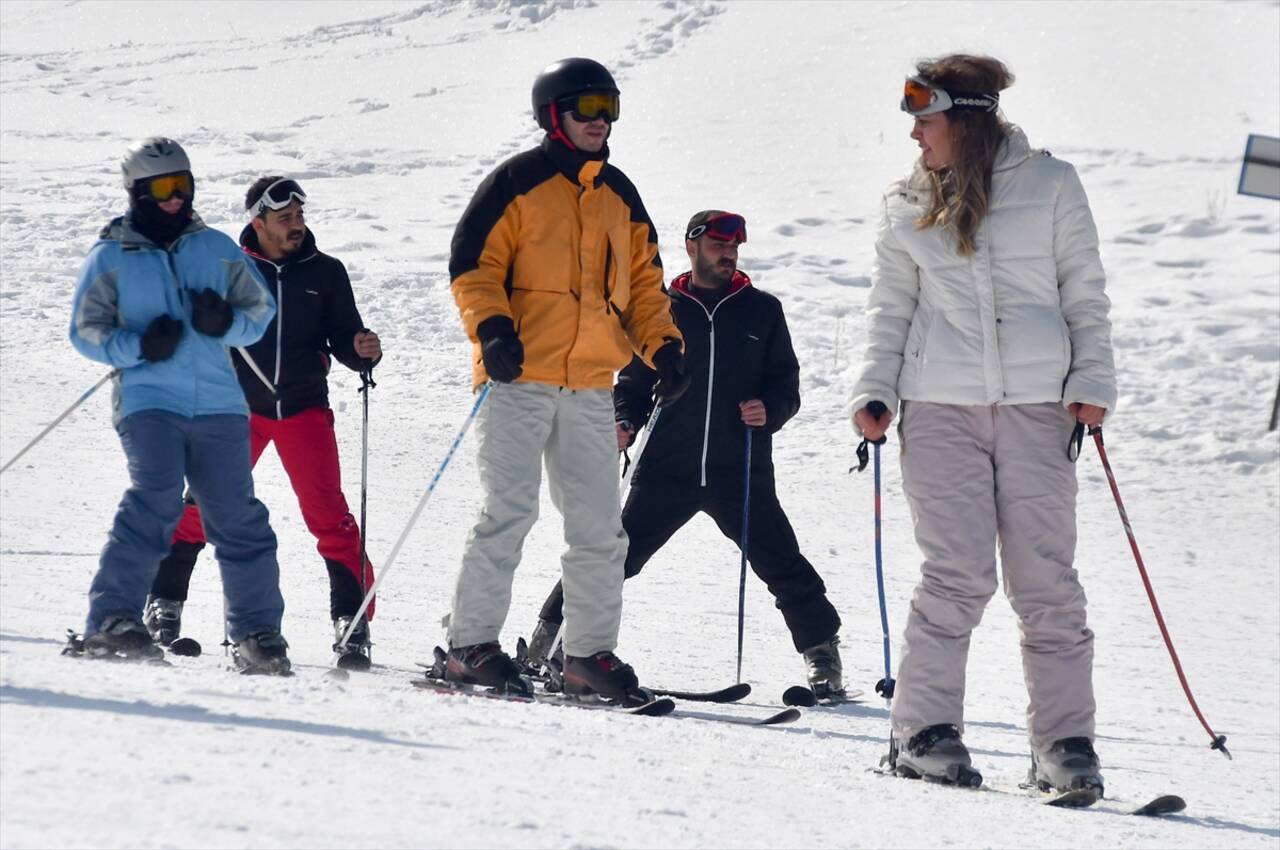 KARS -Cıbıltepe Kayak Merkezi'ndeki doluluk yüzde 90'a ulaştı