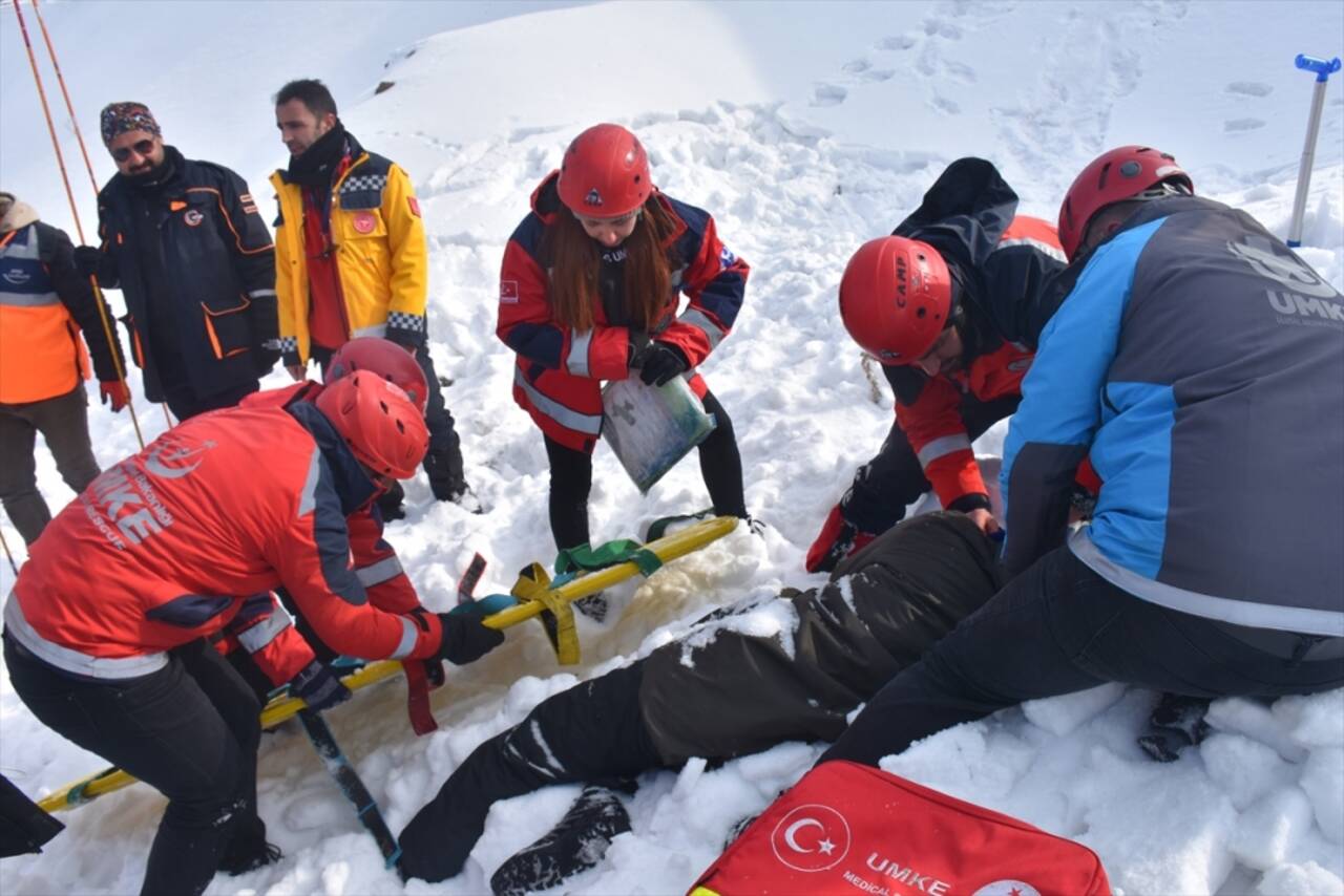 Kars'ta olası çığa AFAD ve UMKE ortak tatbikatlarla hazırlanıyor