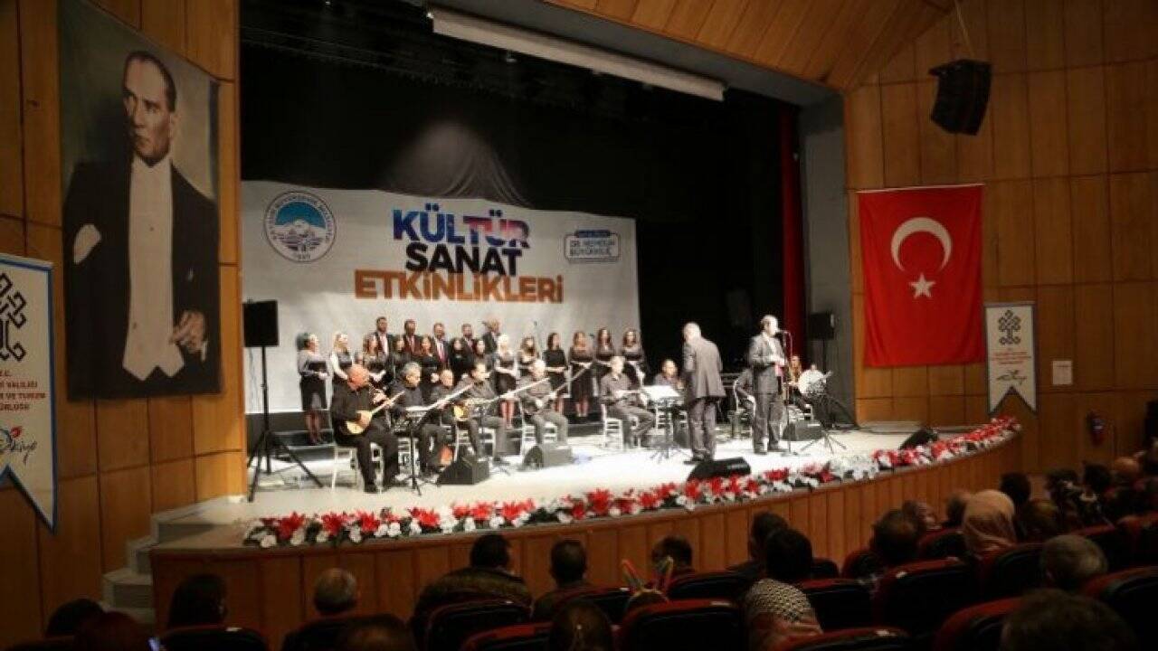 Kayseri Büyükşehir'den unutulmaz "Türkü" gecesi 