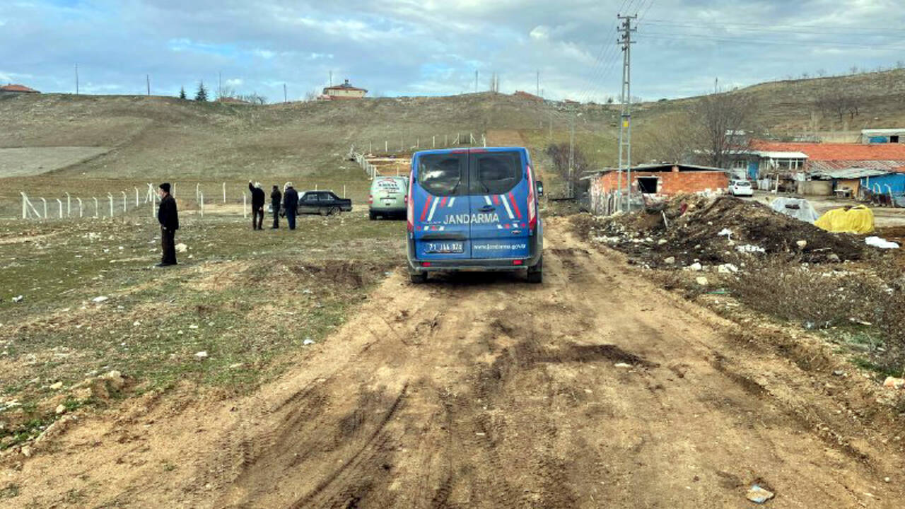 Kırıkkale'de çöken çardağın altında kalan 2 işçi yaralandı