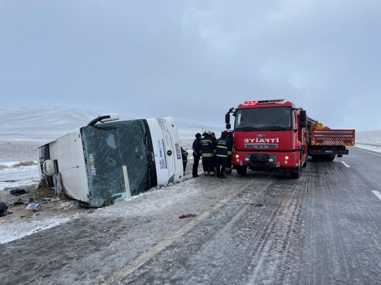 Konya'da tur otobüsü devrildi 5 kişi öldü, 26 kişi yaralandı