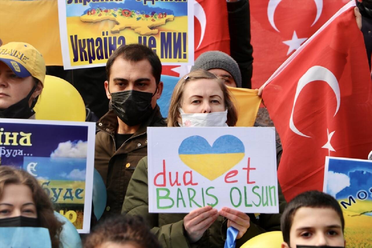 Rusya'nın Ukrayna'ya saldırısı Trabzon'da protesto edildi