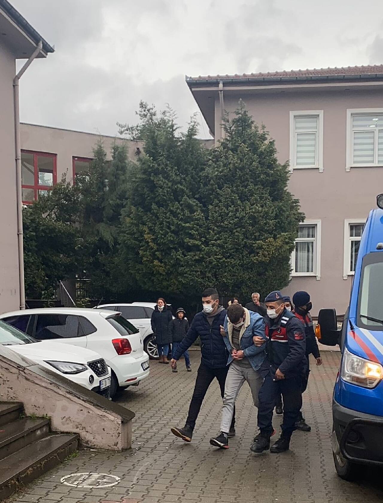 Sakarya'da 3 hırsızlık şüphelisi tutuklandı