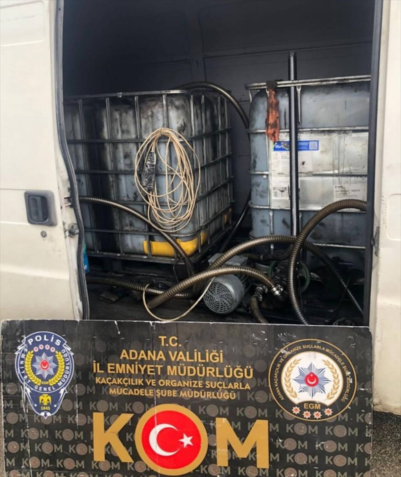 Adana'da 3 bin 700 litre kaçak akaryakıt ele geçirildi