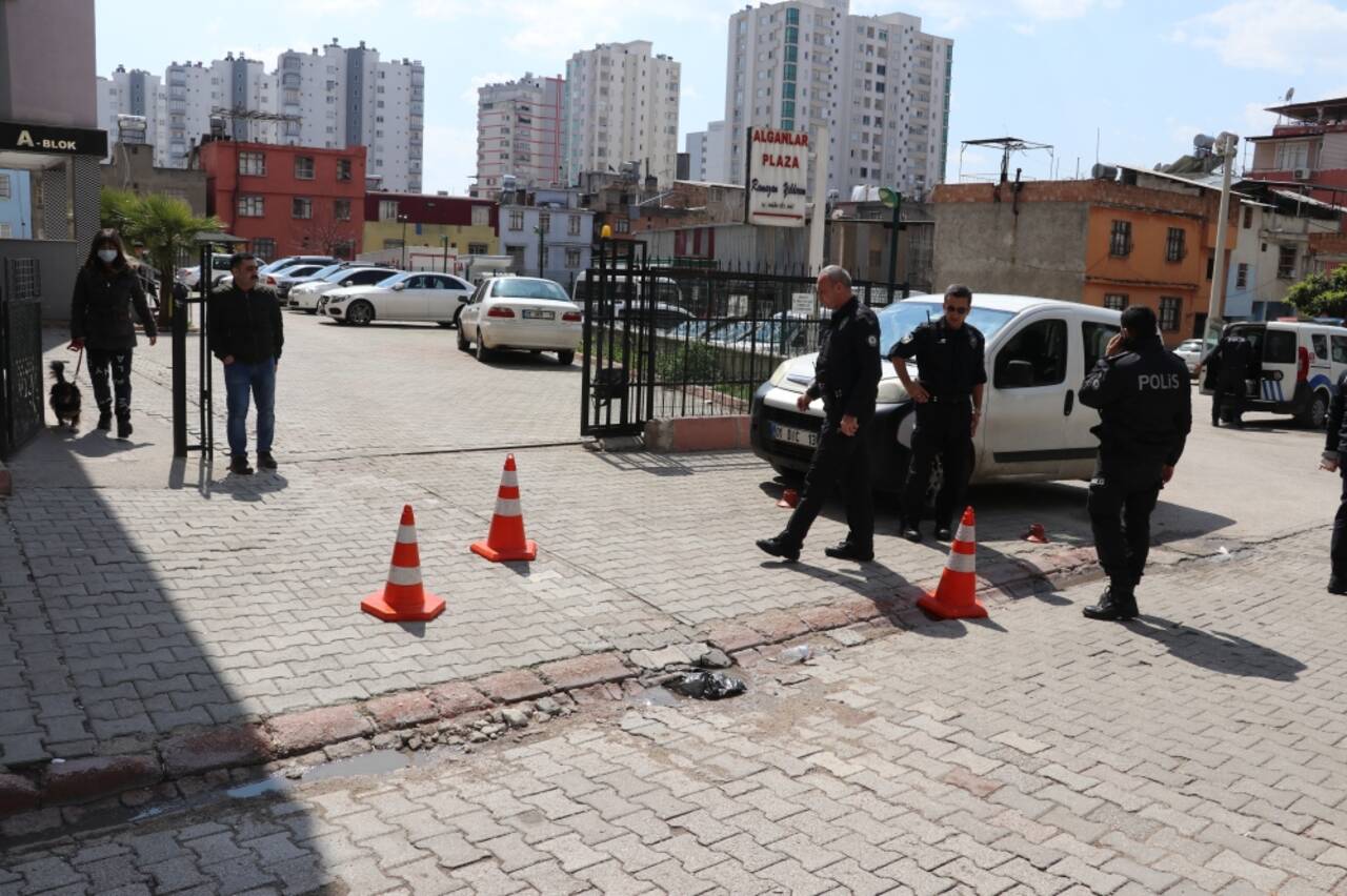 Adana'da akrabasının tabancayla yaraladığı polis tedaviye alındı