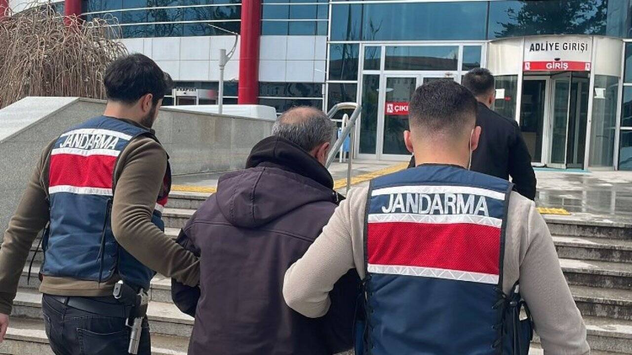 BURDUR - Hafızlığını tamamlayan 69 öğrenciye belge verildi