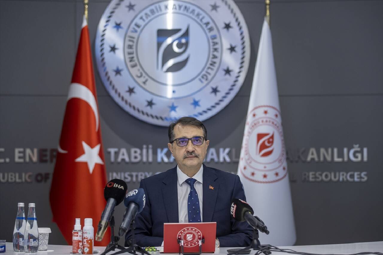 Bakan Dönmez: "Karadeniz'deki gaz rezervi, konutların 30 yıl ihtiyacını karşılayacak büyüklükte"