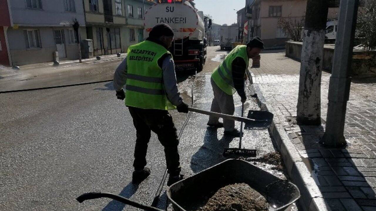 Başkan Tekin, “Ekiplerimiz daha temiz bir Pazaryeri için çalışıyor.”