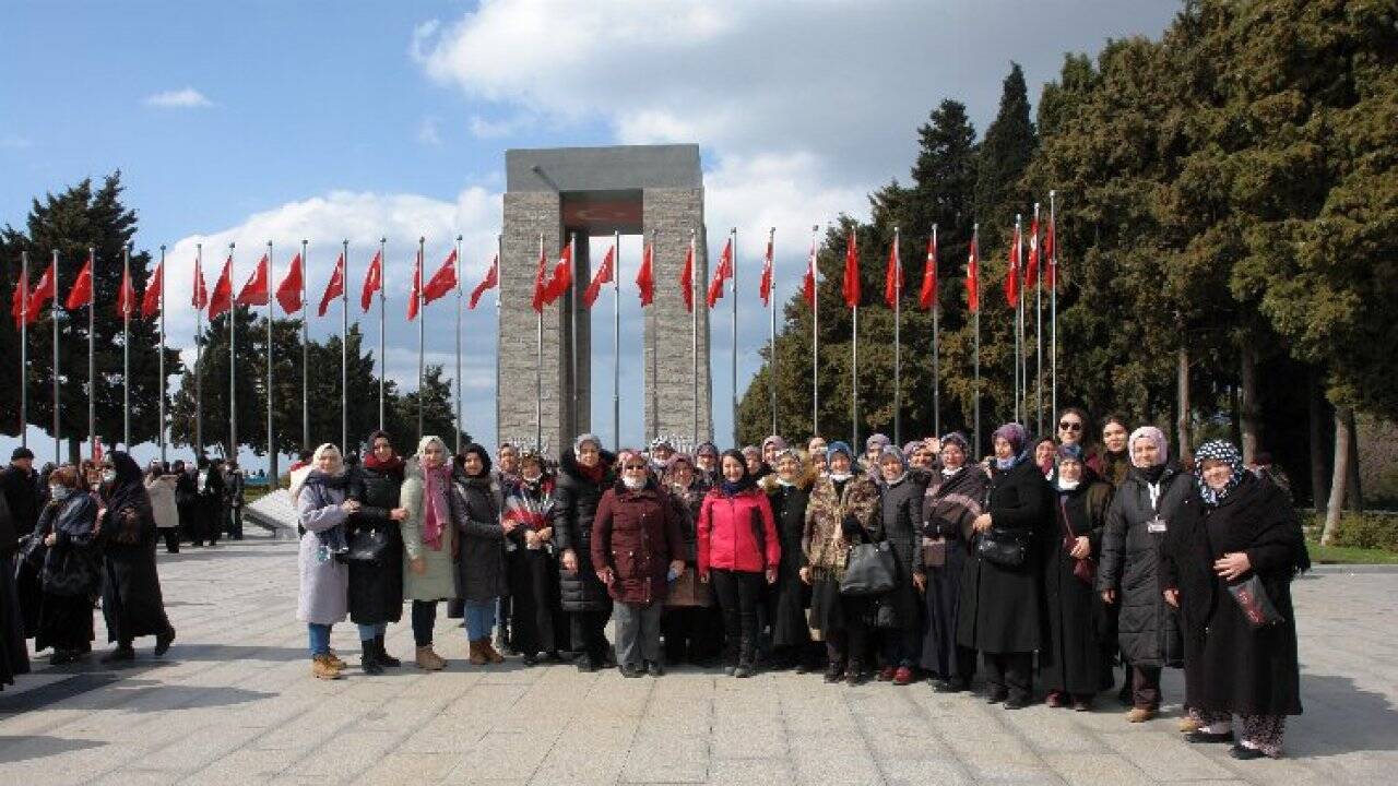 Başkan Tekin ve Bilecik Pazaryeri kadınlarından ecdada dua   