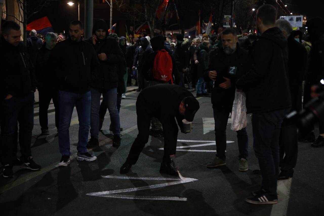 BELGRAD - Sırbistan'ın başkenti Belgrad'da Rusya'ya destek gösterisi