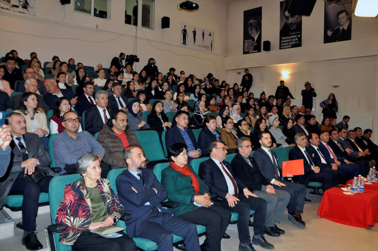 İSTANBUL - İbn Haldun Üniversitesinde İstanbul Yazım Merkezi Projesi'nin açılışı yapıldı