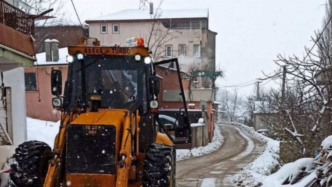 Bursa Gemlik Belediyesi sahada 