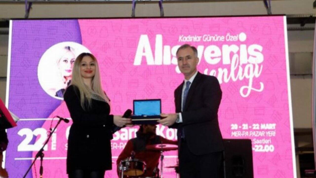 Bursa İnegöl Alışveriş Şenliği Güner Sarıer konseriyle son buldu 