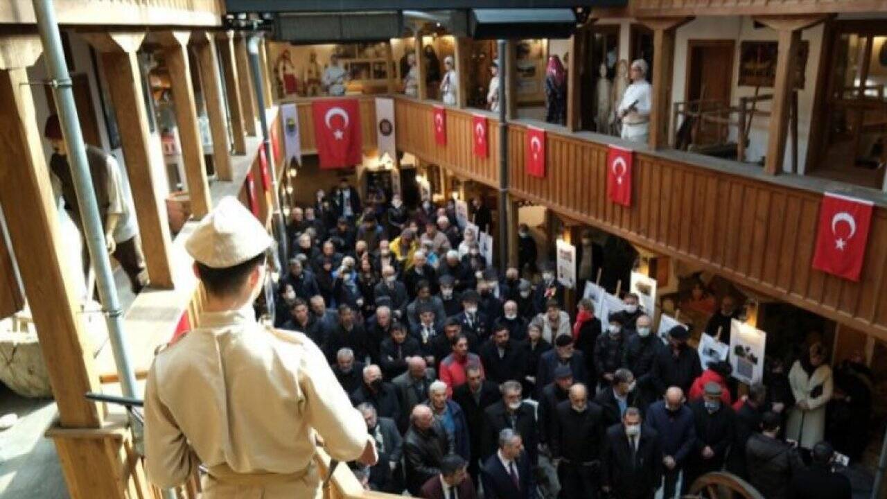 Bursa İnegöl'de "Çanakkale 1915" sergisi muhteşem bir coşkuyla açıldı 