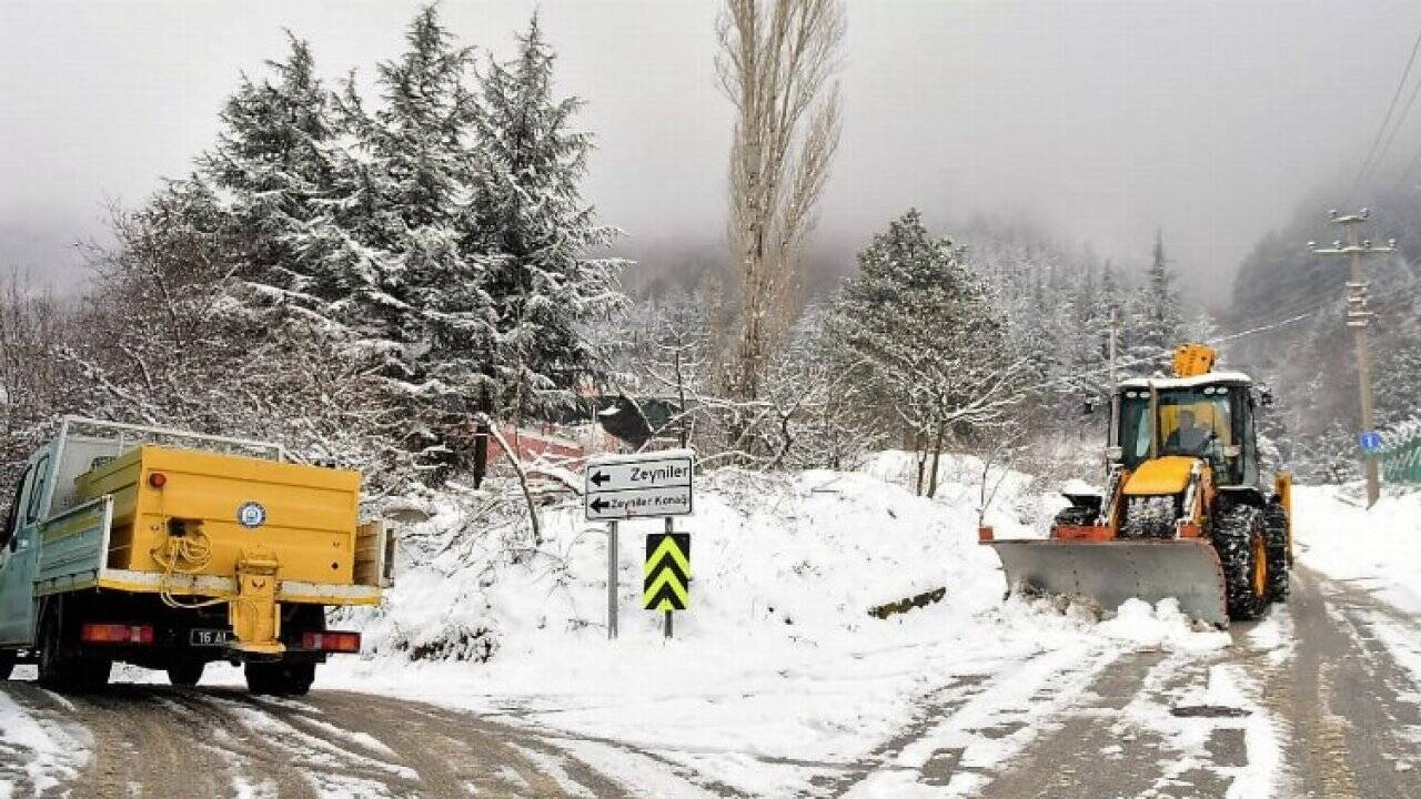 Bursa Yıldırım'da kar ekibi iş başında