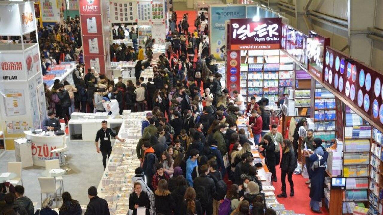 Bursa'da Kitap Fuarı yoğun ilgi gördü