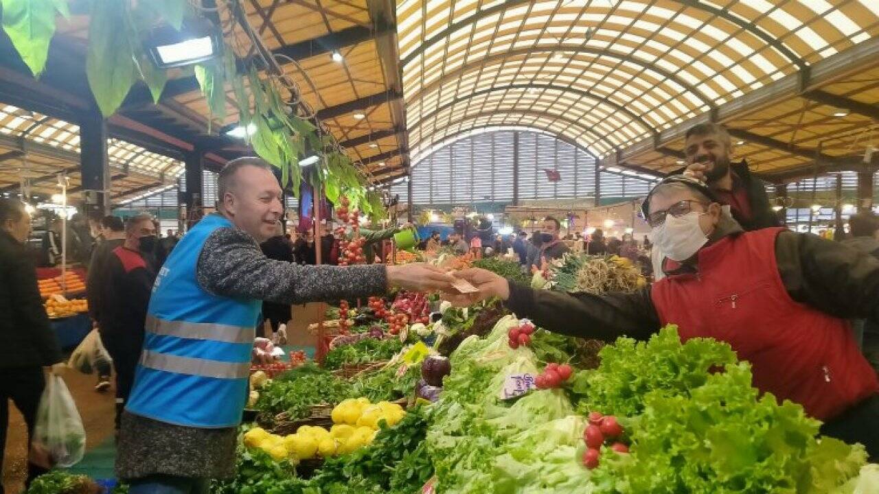 Bursa'da Memleket Partililer pazarda nabız yokladı