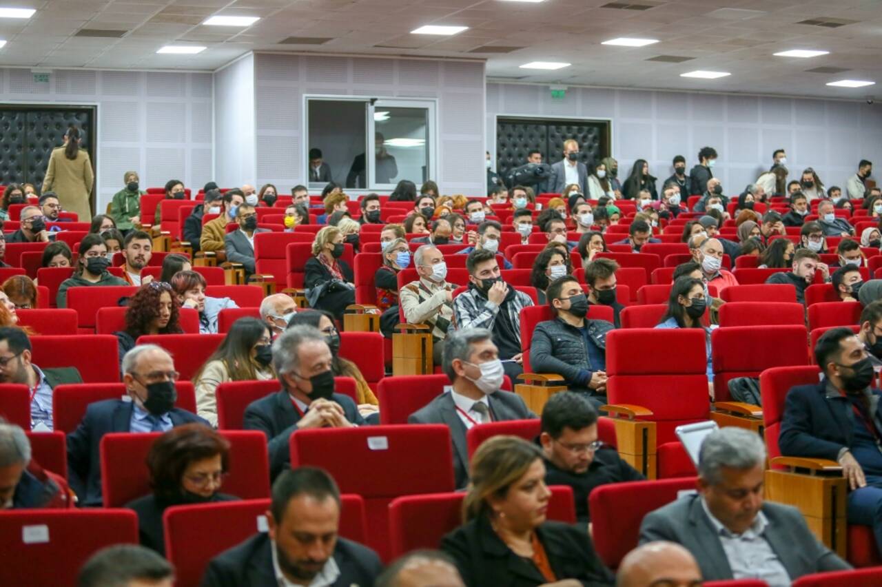 "Çaka Bey'den Günümüze İzmir Sempozyumu" başladı