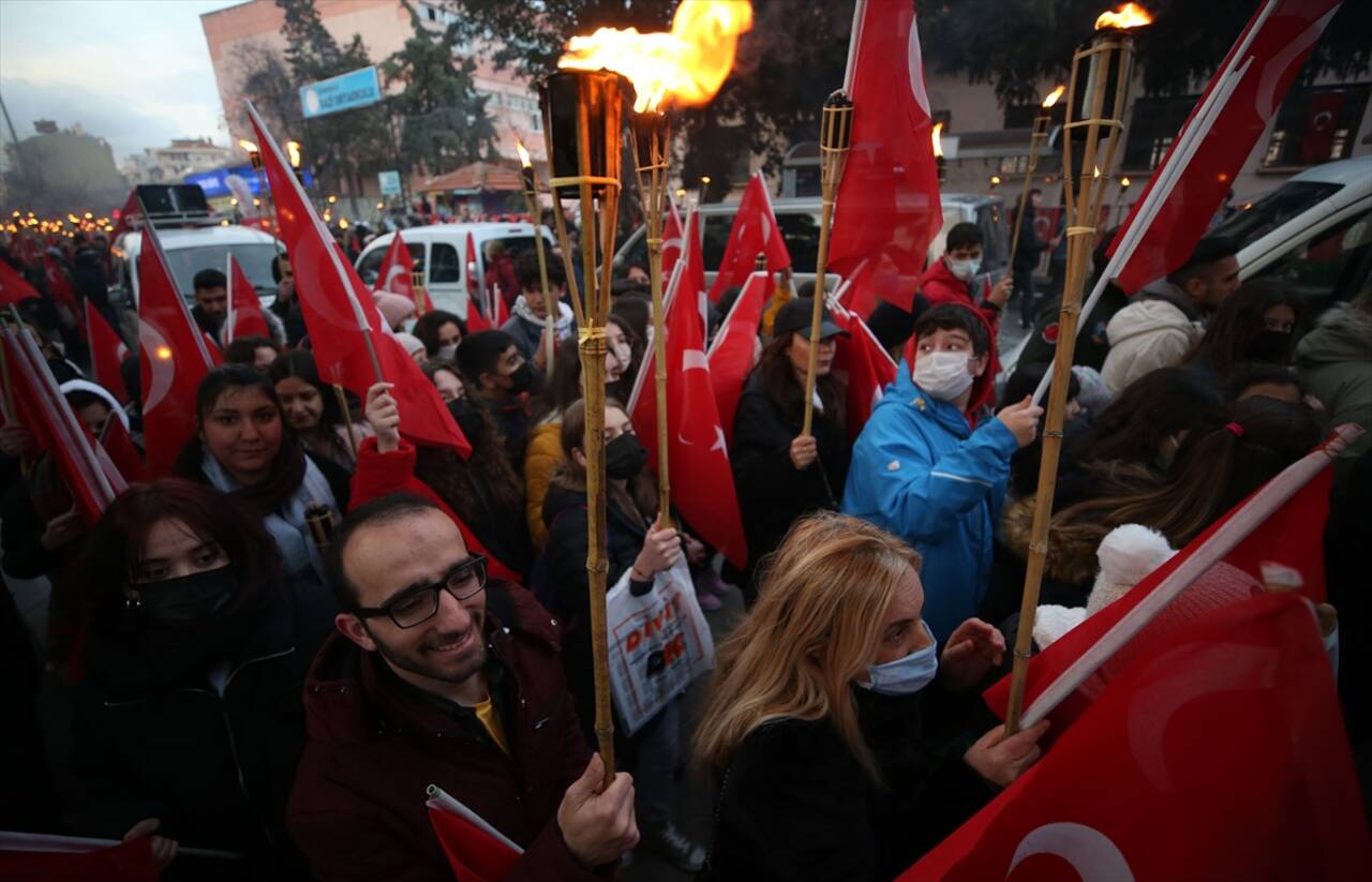 Çanakkale'de fener alayı düzenlendi