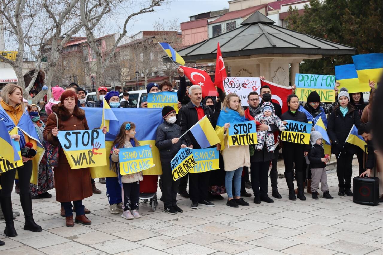 DENİZLİ - Ukraynalılar, Rusya'nın Ukrayna'ya saldırısını protesto etti