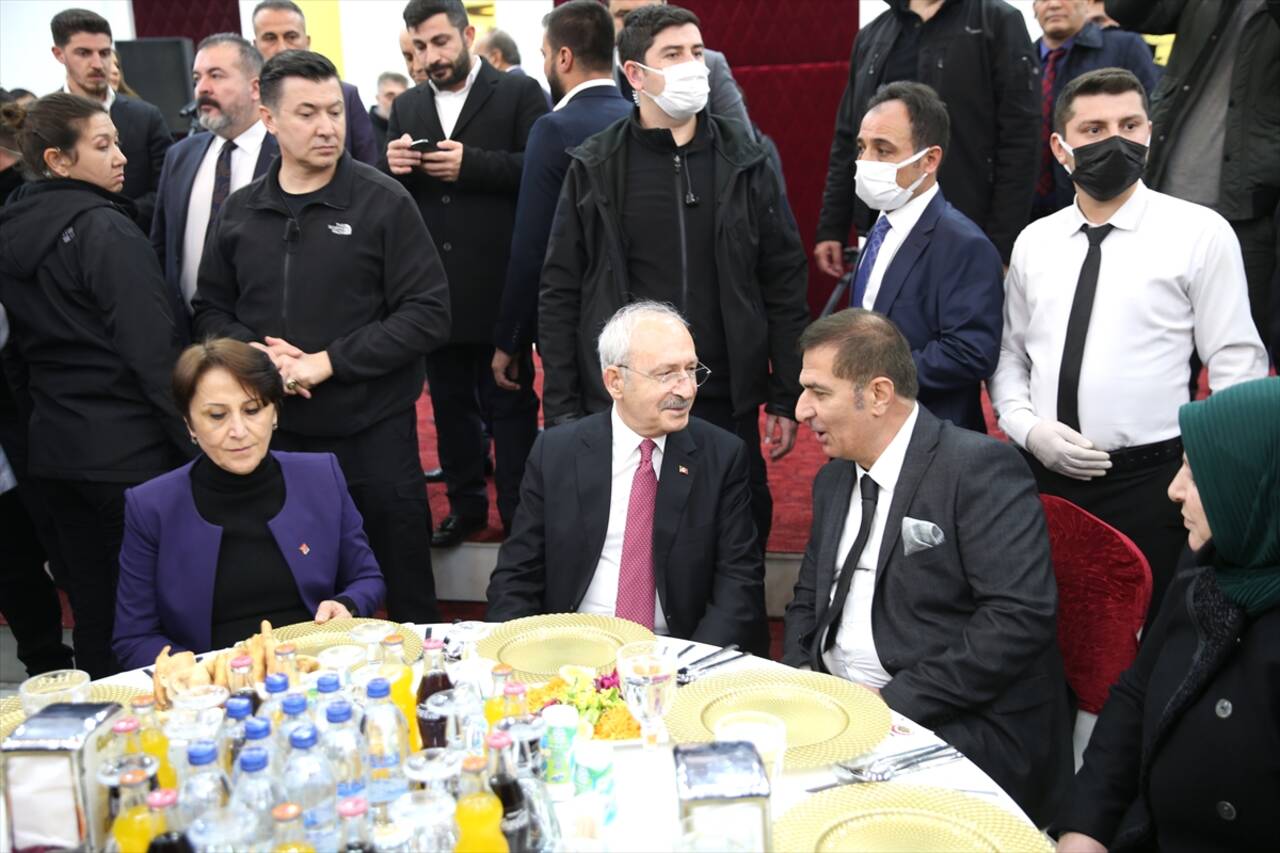 DİYARBAKIR - Kılıçdaroğlu: "Güzel coğrafyamızda hepimiz güzellikler içinde huzur içinde yaşayacağız"