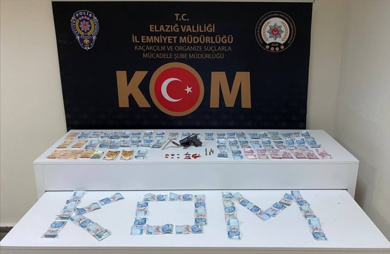 Elazığ'da kendisini polis olarak tanıtıp dolandırıcılık yapan zanlı tutuklandı