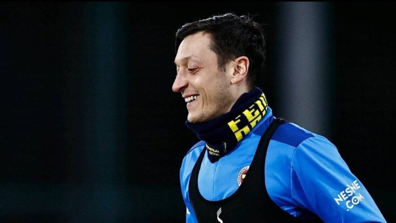 Mesut Özil Fenerbahçe'ye aşık!