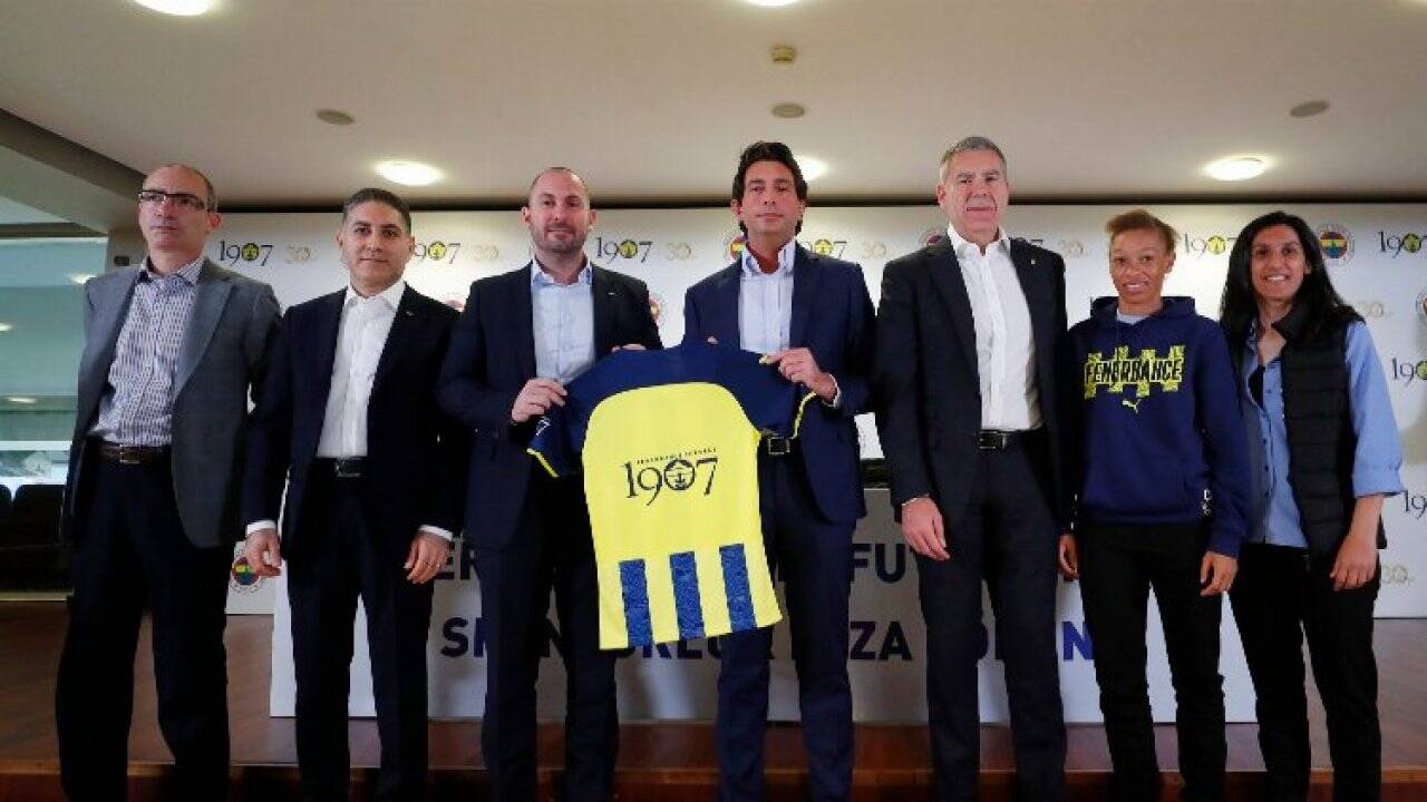 Fenerbahçe'den Fenerbahçe'ye sponsorluk