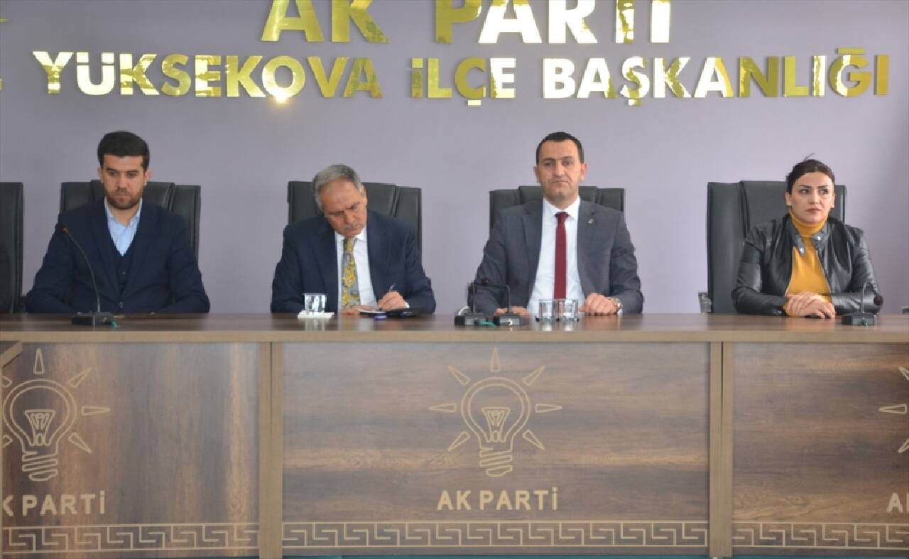 Hakkari'de AK Parti binasına yapılan taşlı saldırıya tepki