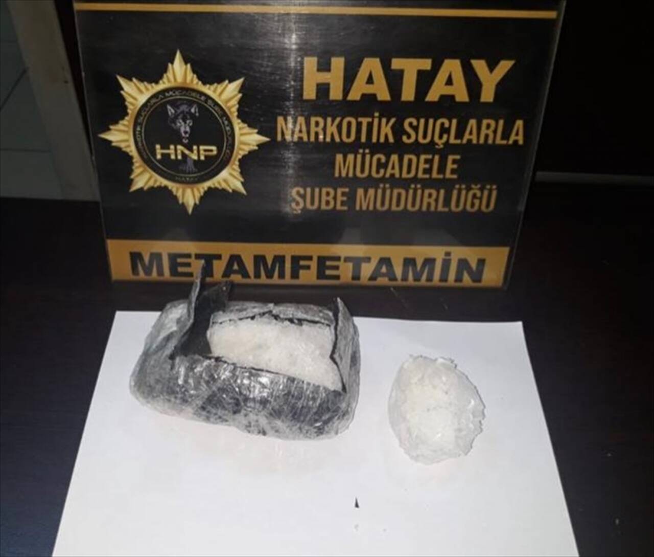 Hatay'da otomobilde uyuşturucuyla yakalanan 2 zanlı tutuklandı