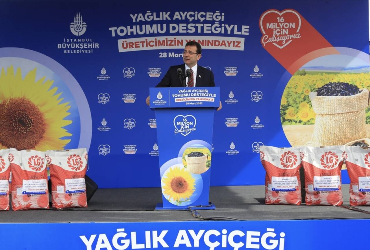 İBB Başkanı Ekrem İmamoğlu: Yağlık ayçiçeği tohumu dağıttı