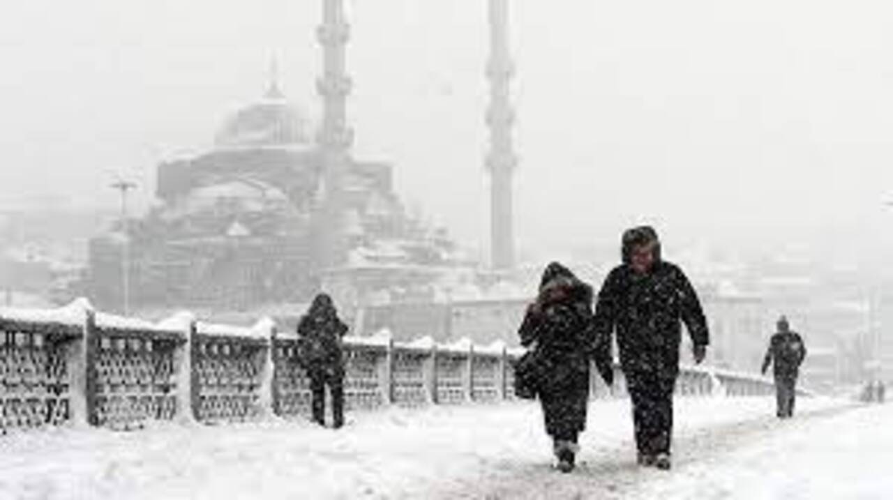 İstanbul'da eğitime yine kar engeli